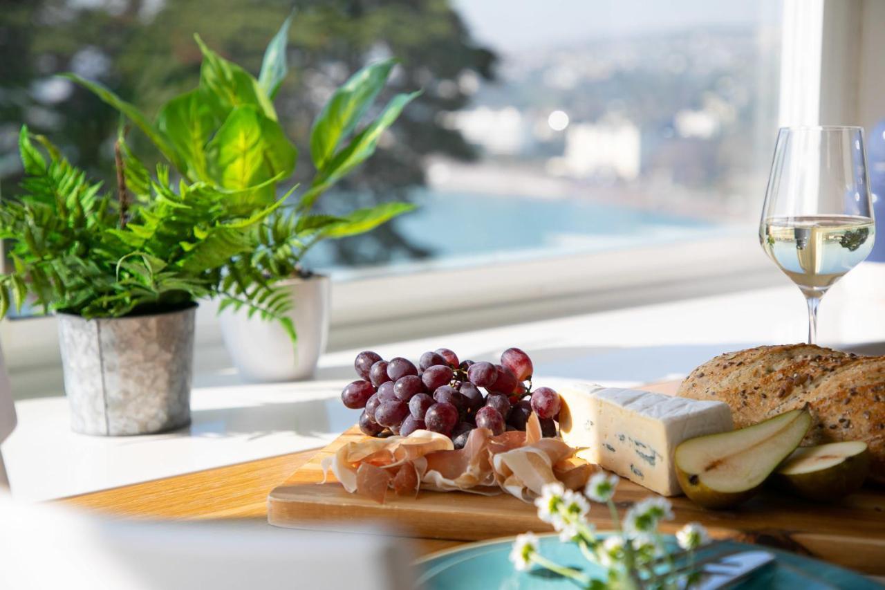 Wellswood Apartment - Sunny Apartment With Stunning Sea Views And Private Balcony Torquay Bagian luar foto