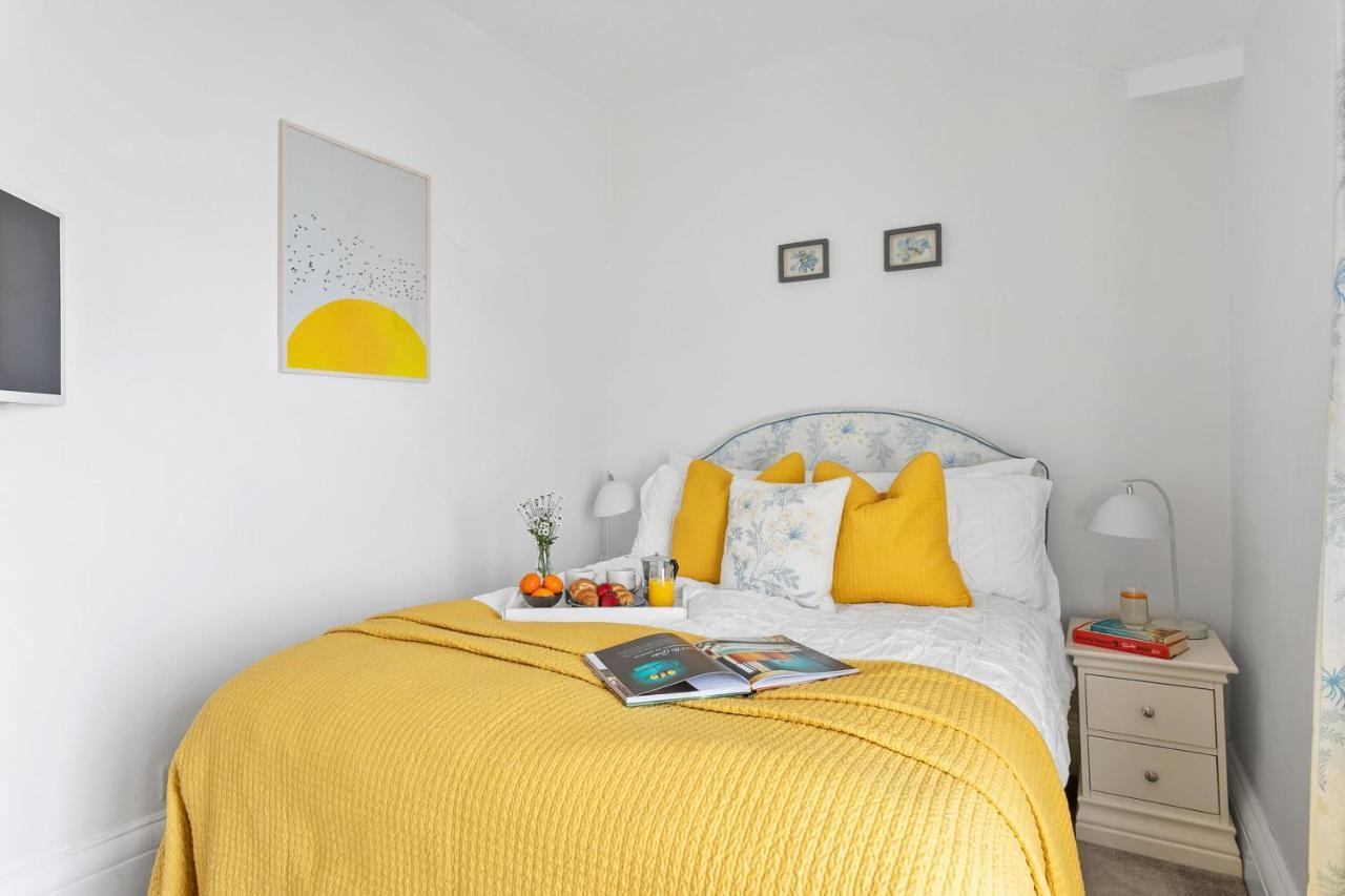 Wellswood Apartment - Sunny Apartment With Stunning Sea Views And Private Balcony Torquay Bagian luar foto